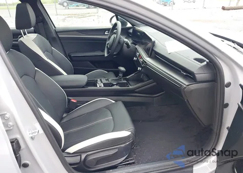 2025 Kia K5 Gt-Line z USA, uszkodzony, nr VIN KNAG64J78S5325689